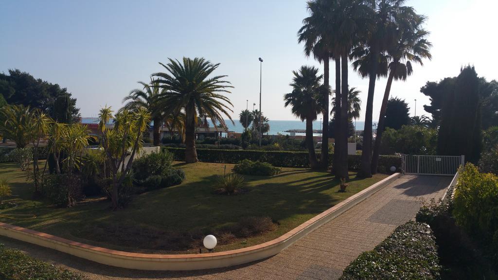 Apartamento Roc Et Galets Saint-Laurent-du-Var Exterior foto